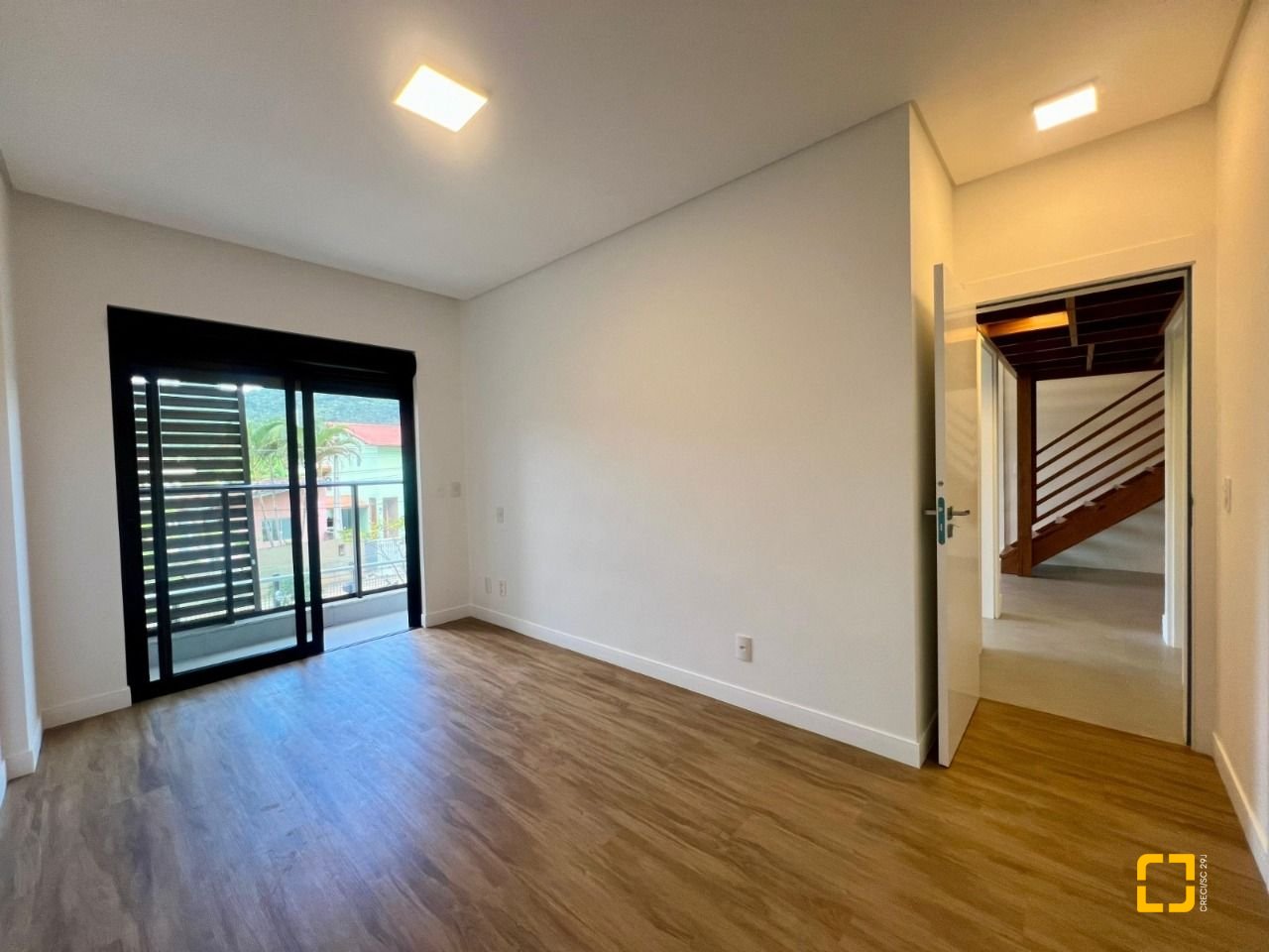 Apartamento com 73m², 2 quartos (sendo 1 suíte), 1 garagem, no bairro Monte Verde em Florianópolis