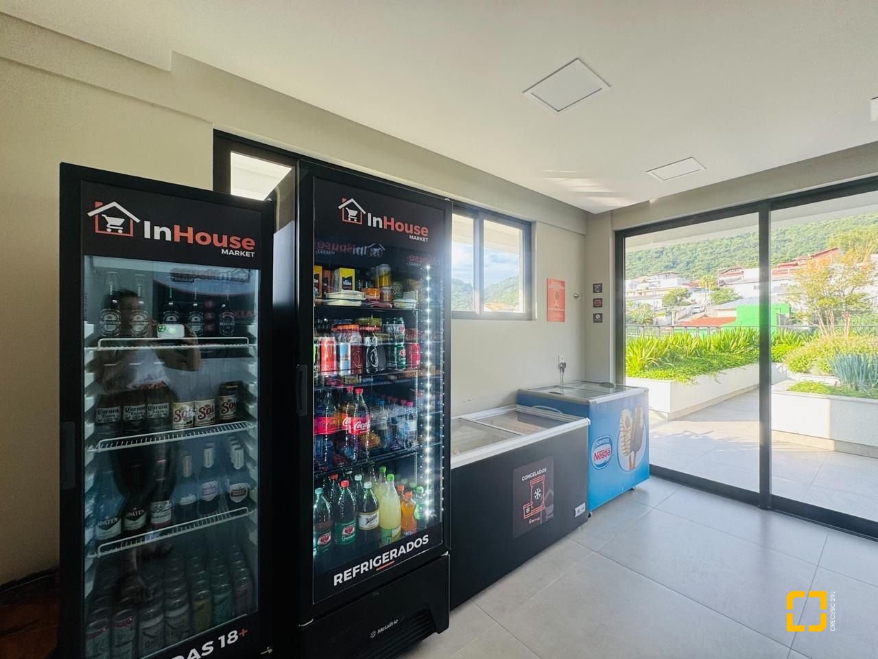 Apartamento com 74m², 2 quartos (sendo 1 suíte), 1 garagem, no bairro Monte Verde em Florianópolis