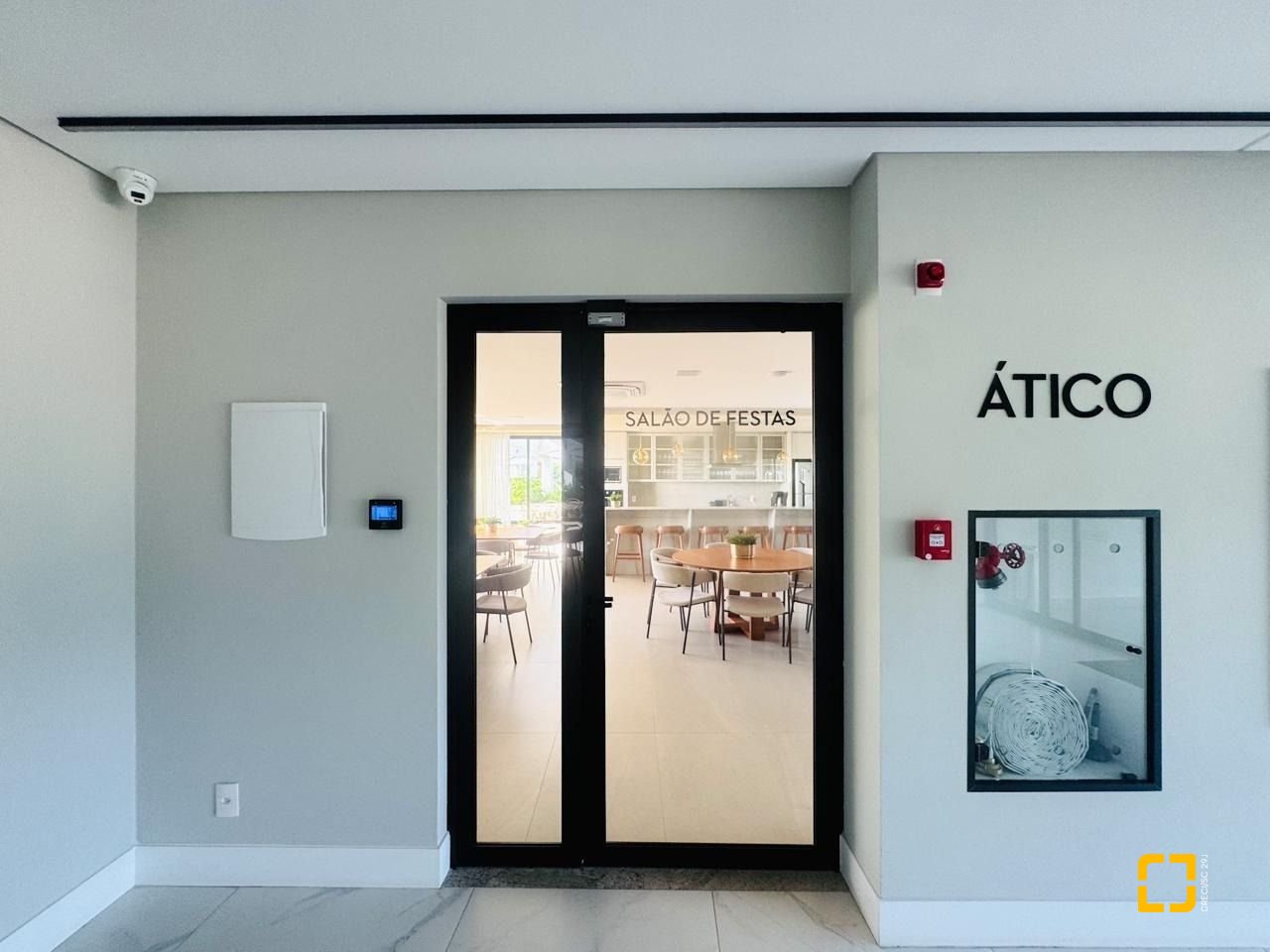 Apartamento com 74m², 2 quartos (sendo 1 suíte), 1 garagem, no bairro Monte Verde em Florianópolis
