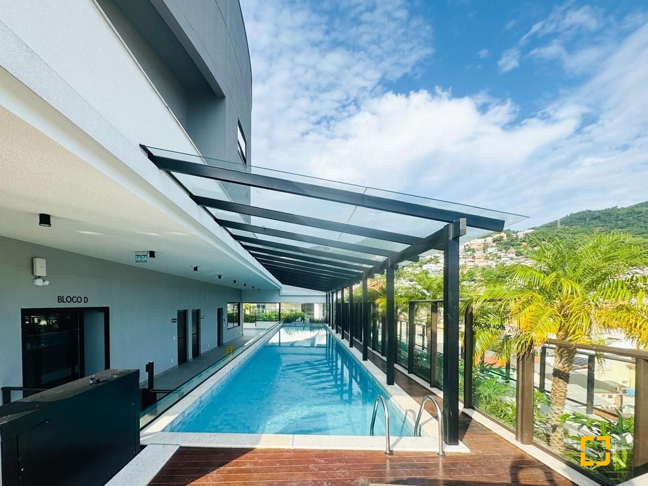 Apartamento com 74m², 2 quartos (sendo 1 suíte), 1 garagem, no bairro Monte Verde em Florianópolis