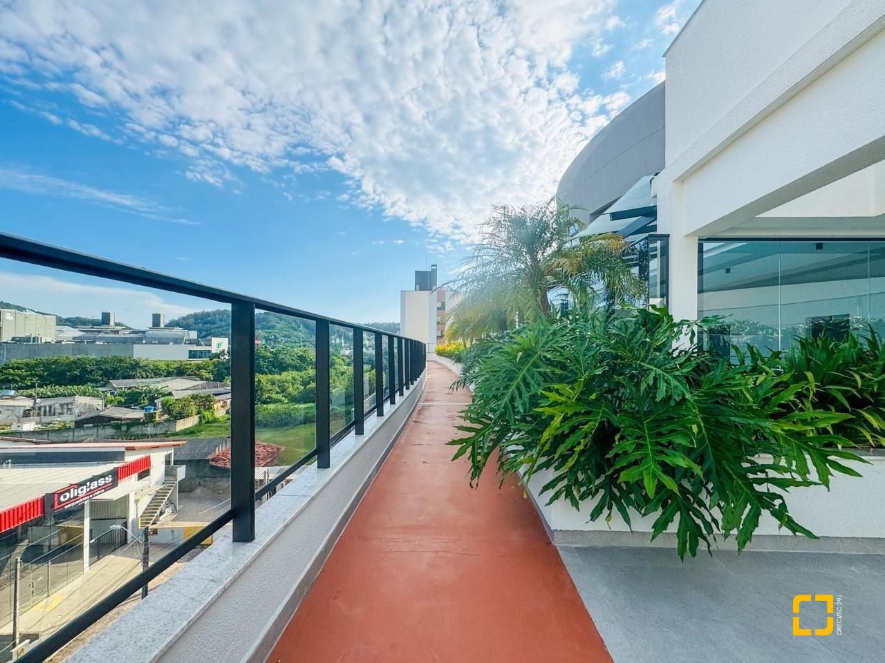Apartamento com 74m², 2 quartos (sendo 1 suíte), 1 garagem, no bairro Monte Verde em Florianópolis