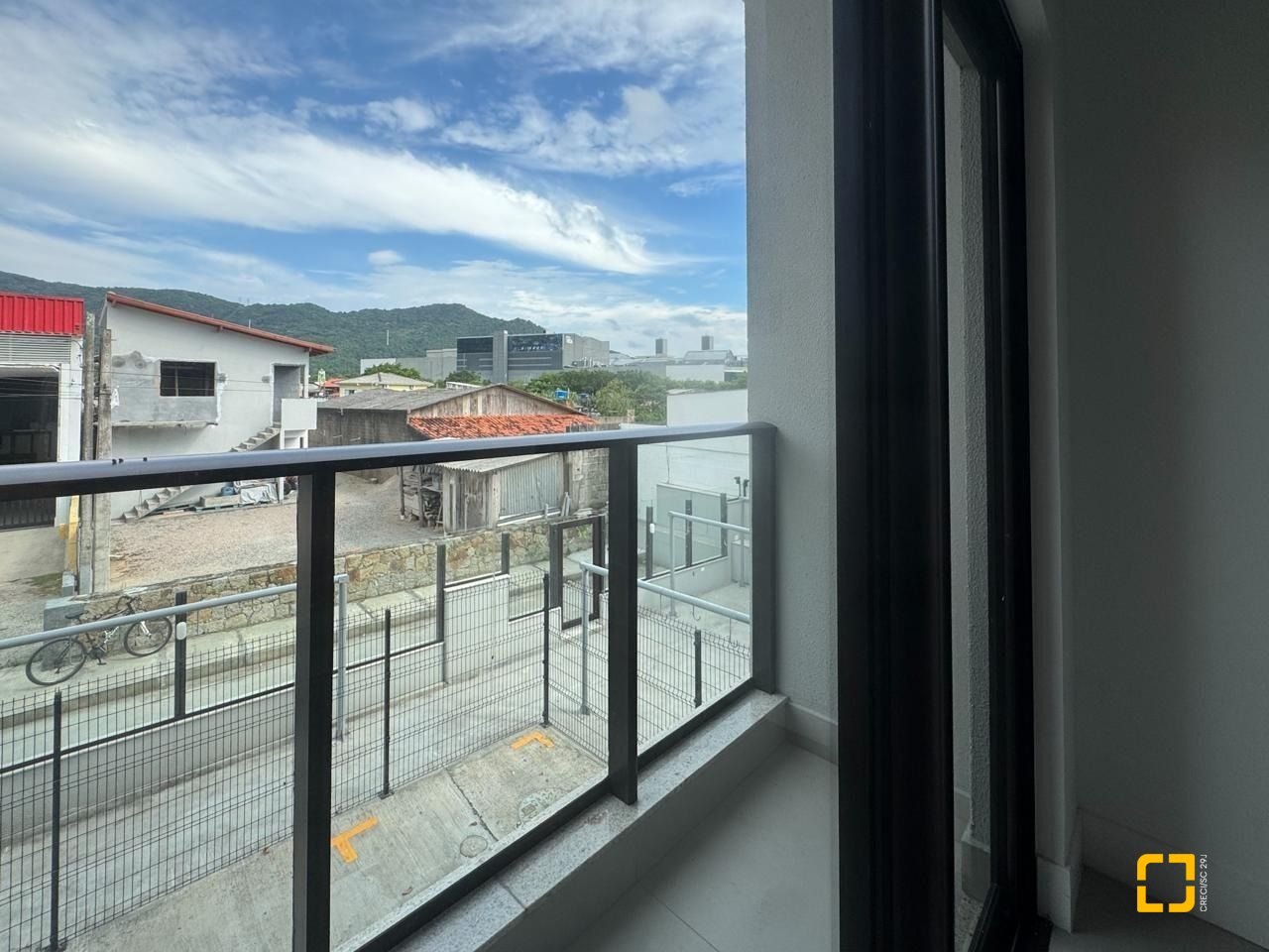 Apartamento com 74m², 2 quartos (sendo 1 suíte), 1 garagem, no bairro Monte Verde em Florianópolis