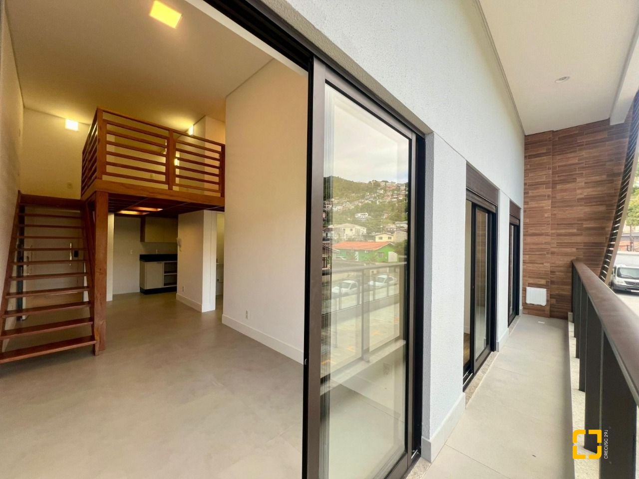 Apartamento com 74m², 2 quartos (sendo 1 suíte), 1 garagem, no bairro Monte Verde em Florianópolis