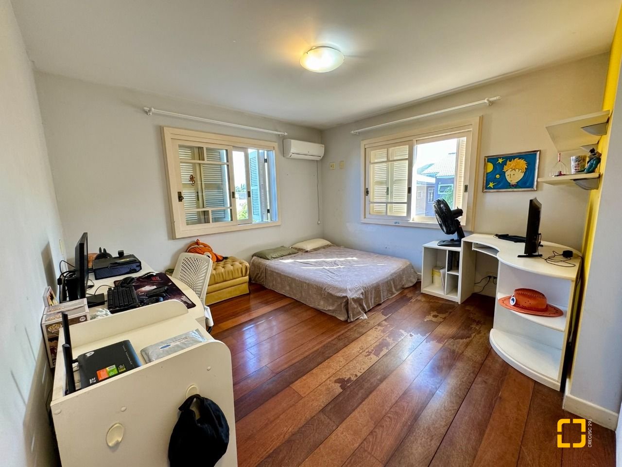 Casa com 378m², 7 quartos (sendo 3 suítes), 3 garagens, no bairro Lagoa da Conceição em Florianópolis
