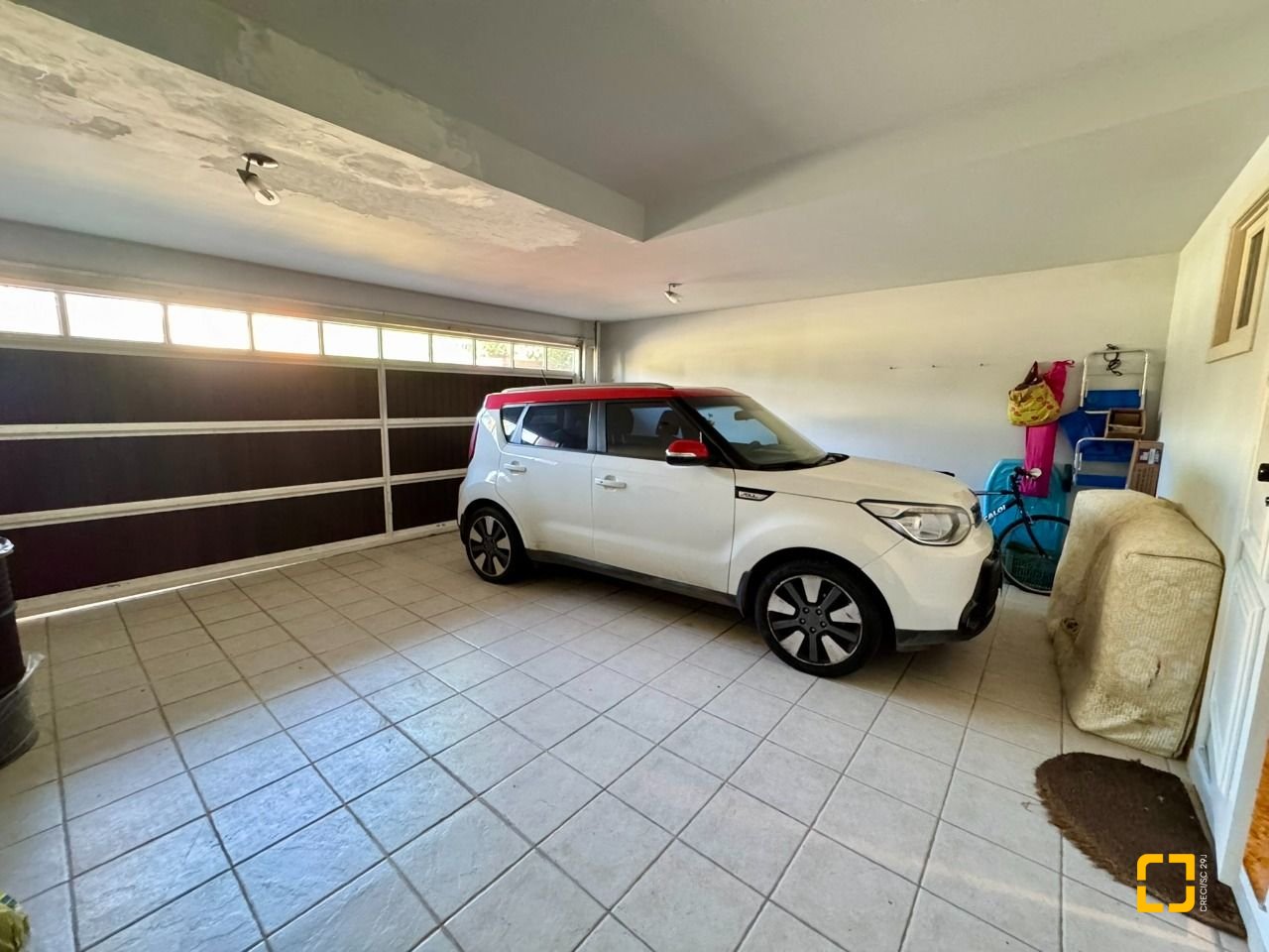 Casa com 378m², 7 quartos (sendo 3 suítes), 3 garagens, no bairro Lagoa da Conceição em Florianópolis