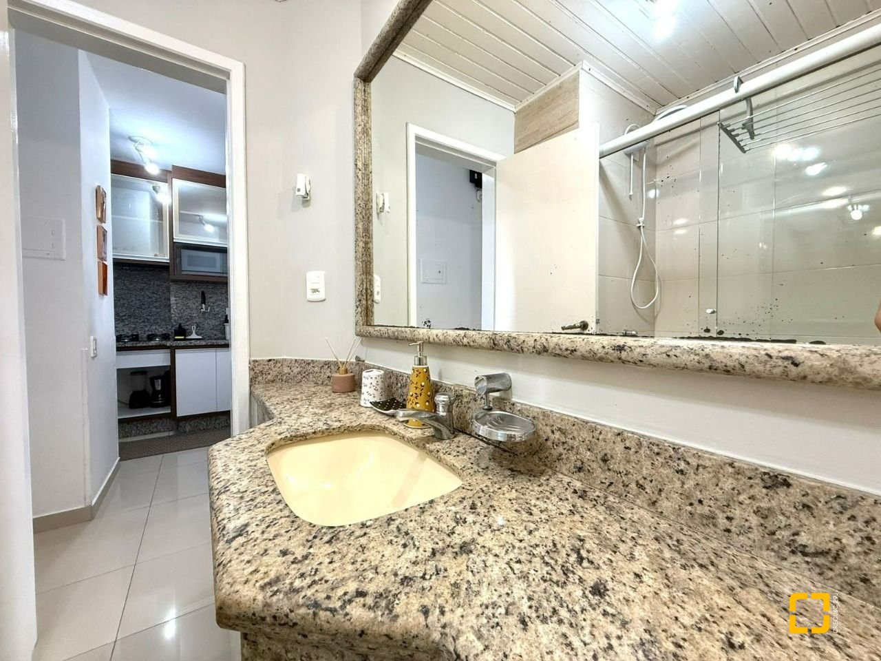 Apartamento com 42m², 1 quarto, 1 garagem, no bairro Ingleses do Rio Vermelho em Florianópolis