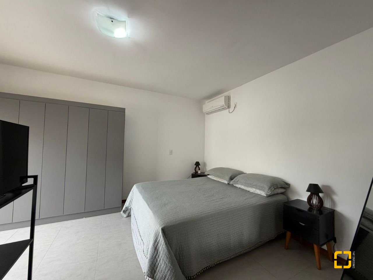 Casa de Condomínio com 118m², 3 quartos (sendo 1 suíte), 2 garagens, no bairro Campeche em Florianópolis