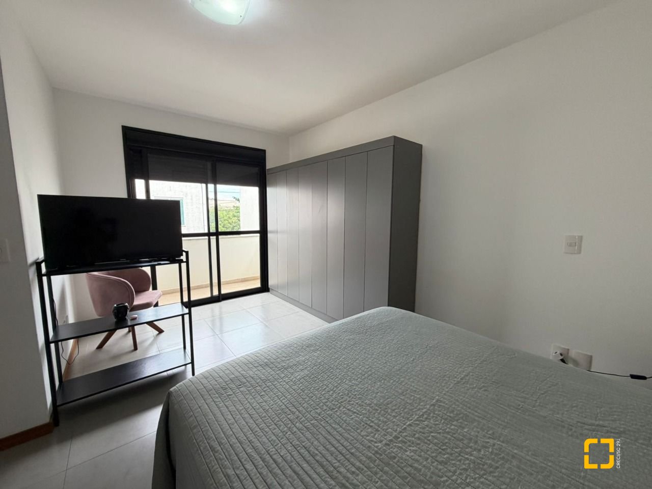 Casa de Condomínio com 118m², 3 quartos (sendo 1 suíte), 2 garagens, no bairro Campeche em Florianópolis