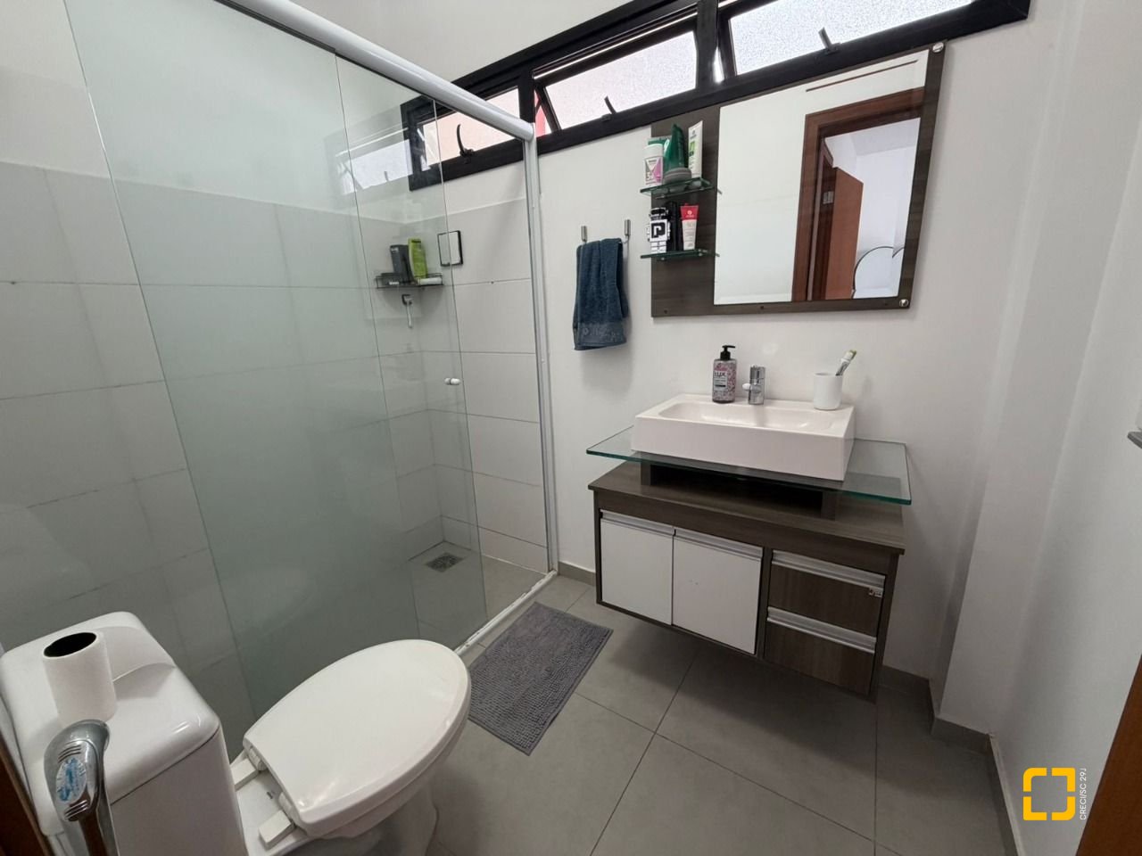 Casa de Condomínio com 118m², 3 quartos (sendo 1 suíte), 2 garagens, no bairro Campeche em Florianópolis