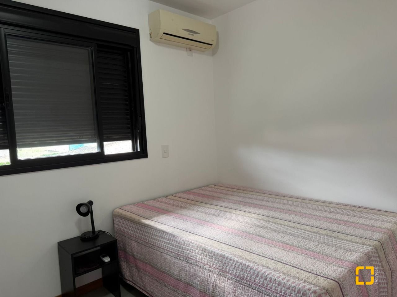 Casa de Condomínio com 118m², 3 quartos (sendo 1 suíte), 2 garagens, no bairro Campeche em Florianópolis