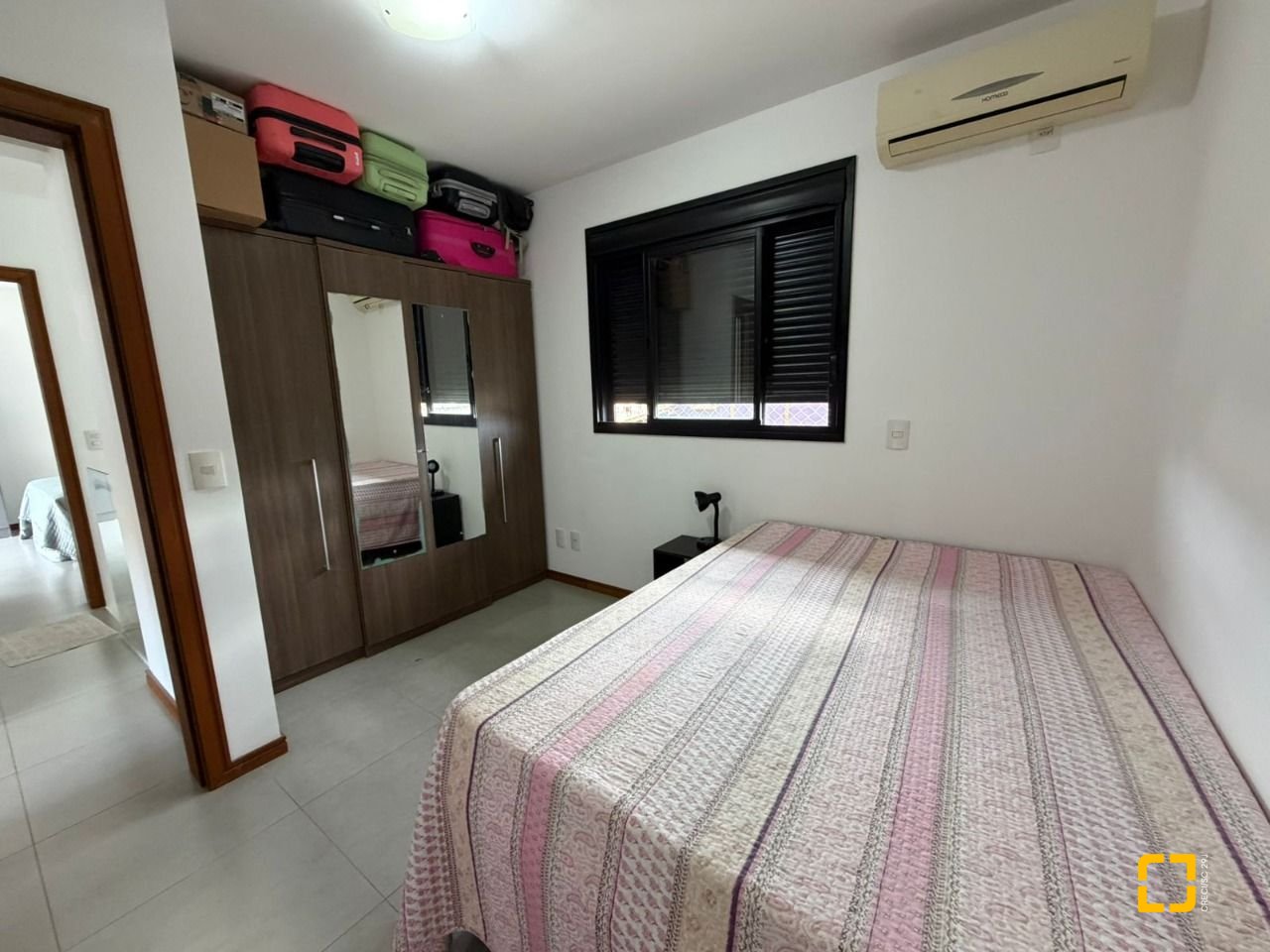 Casa de Condomínio com 118m², 3 quartos (sendo 1 suíte), 2 garagens, no bairro Campeche em Florianópolis