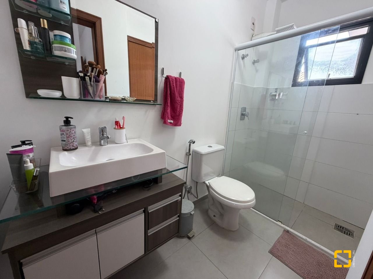 Casa de Condomínio com 118m², 3 quartos (sendo 1 suíte), 2 garagens, no bairro Campeche em Florianópolis