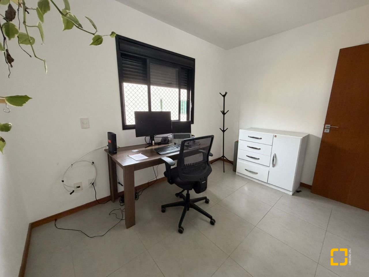 Casa de Condomínio com 118m², 3 quartos (sendo 1 suíte), 2 garagens, no bairro Campeche em Florianópolis