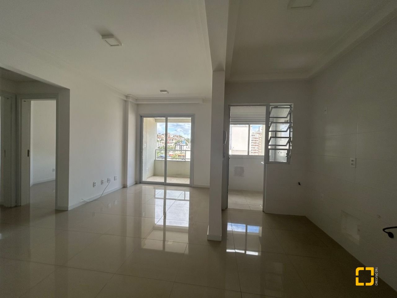 Apartamento com 68m², 3 quartos (sendo 1 suíte), 2 garagens, no bairro Abraão em Florianópolis
