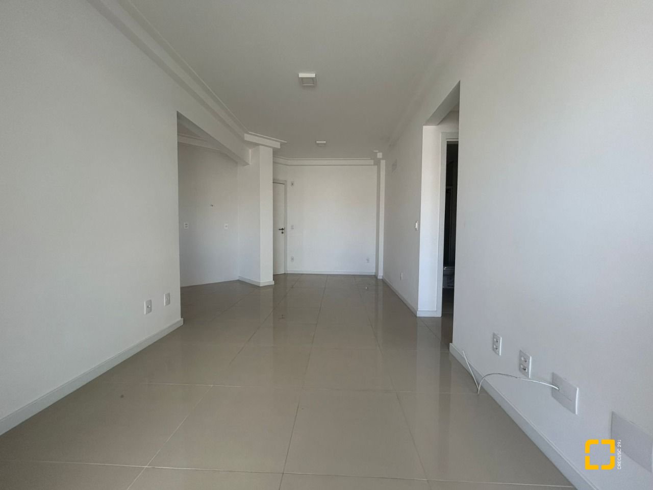 Apartamento com 68m², 3 quartos (sendo 1 suíte), 2 garagens, no bairro Abraão em Florianópolis