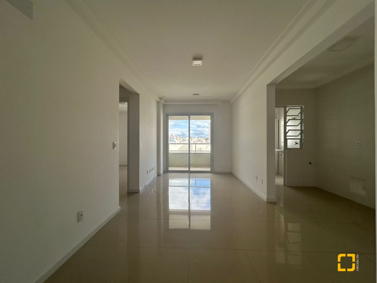 Apartamento com 68m², 3 quartos (sendo 1 suíte), 2 garagens, no bairro Abraão em Florianópolis