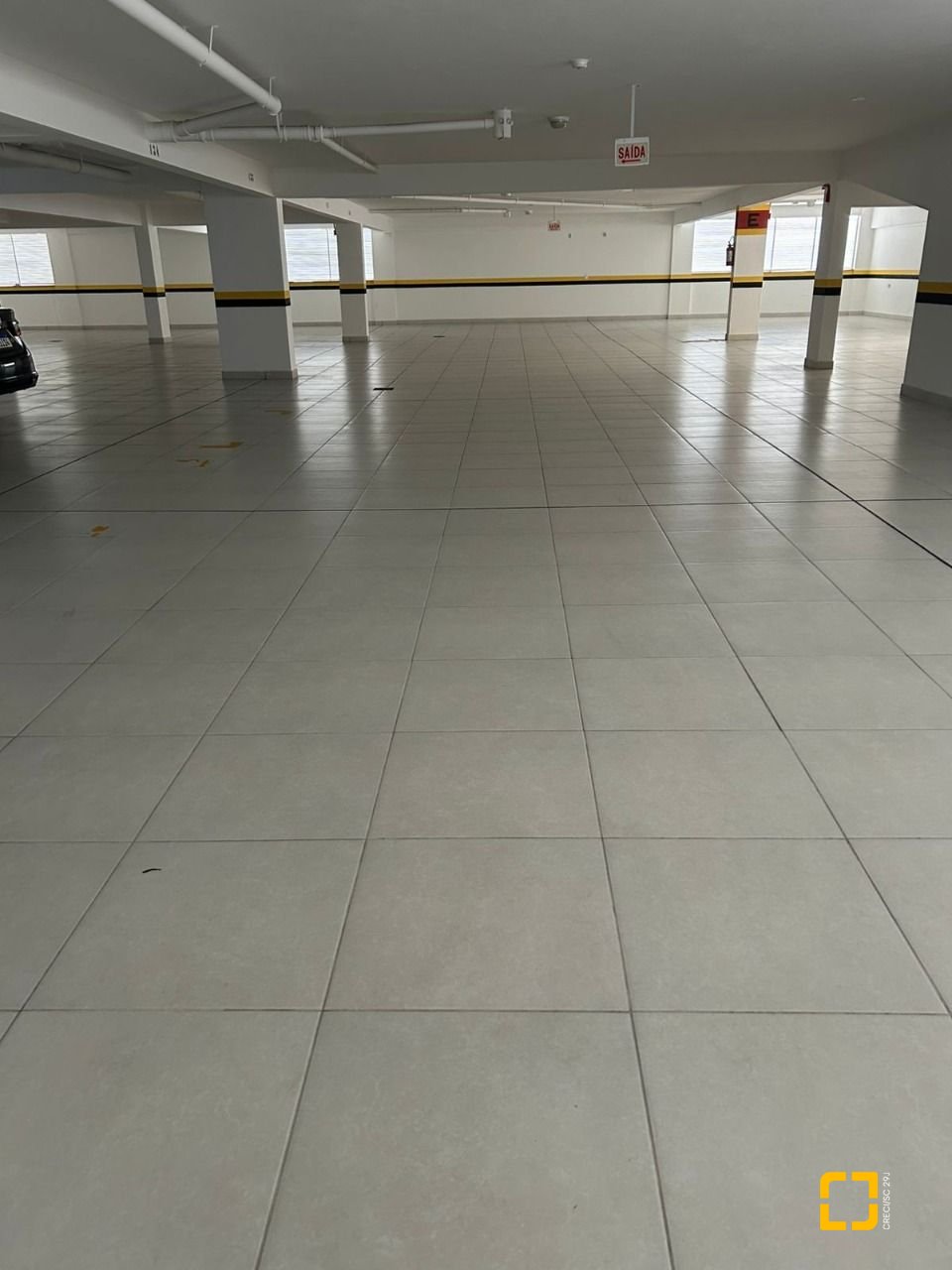 Apartamento com 68m², 3 quartos (sendo 1 suíte), 2 garagens, no bairro Abraão em Florianópolis