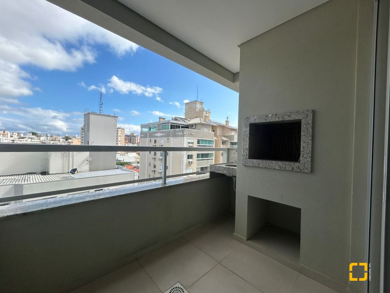 Apartamento com 68m², 3 quartos (sendo 1 suíte), 2 garagens, no bairro Abraão em Florianópolis