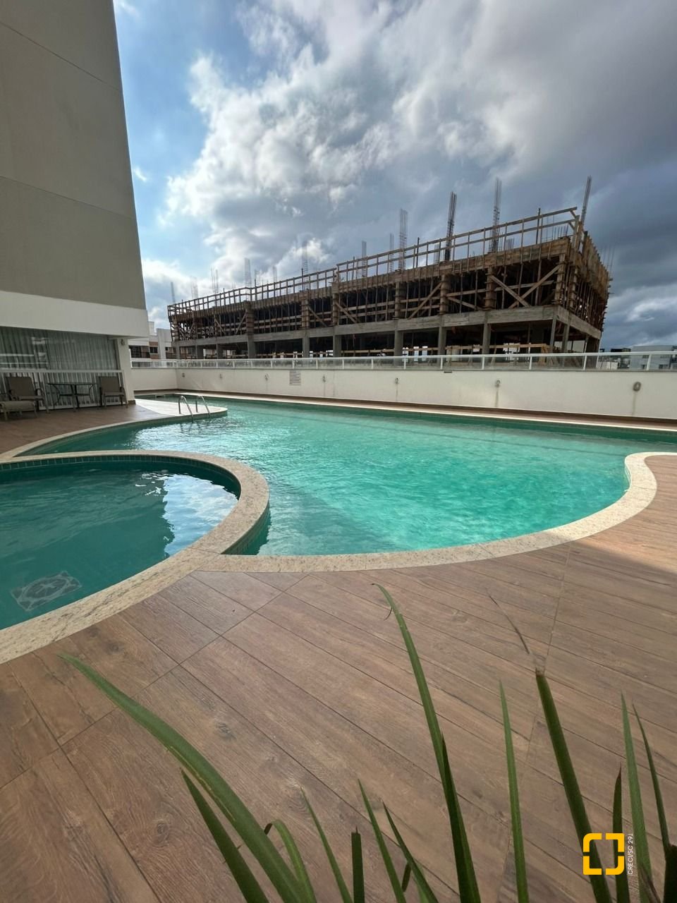Apartamento com 68m², 3 quartos (sendo 1 suíte), 2 garagens, no bairro Abraão em Florianópolis