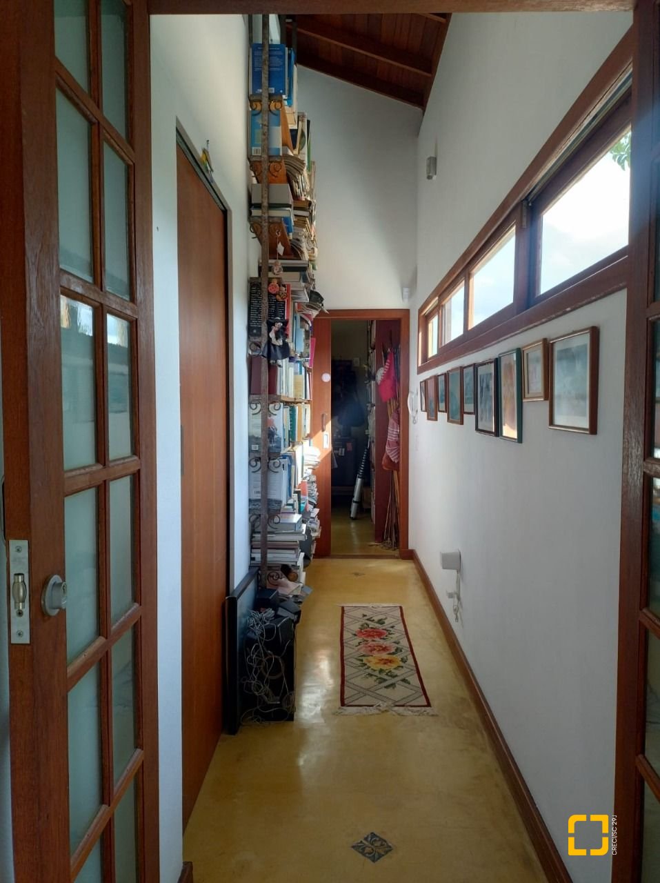 Casa com 288m², 6 quartos (sendo 1 suíte), 2 garagens, no bairro Campeche em Florianópolis