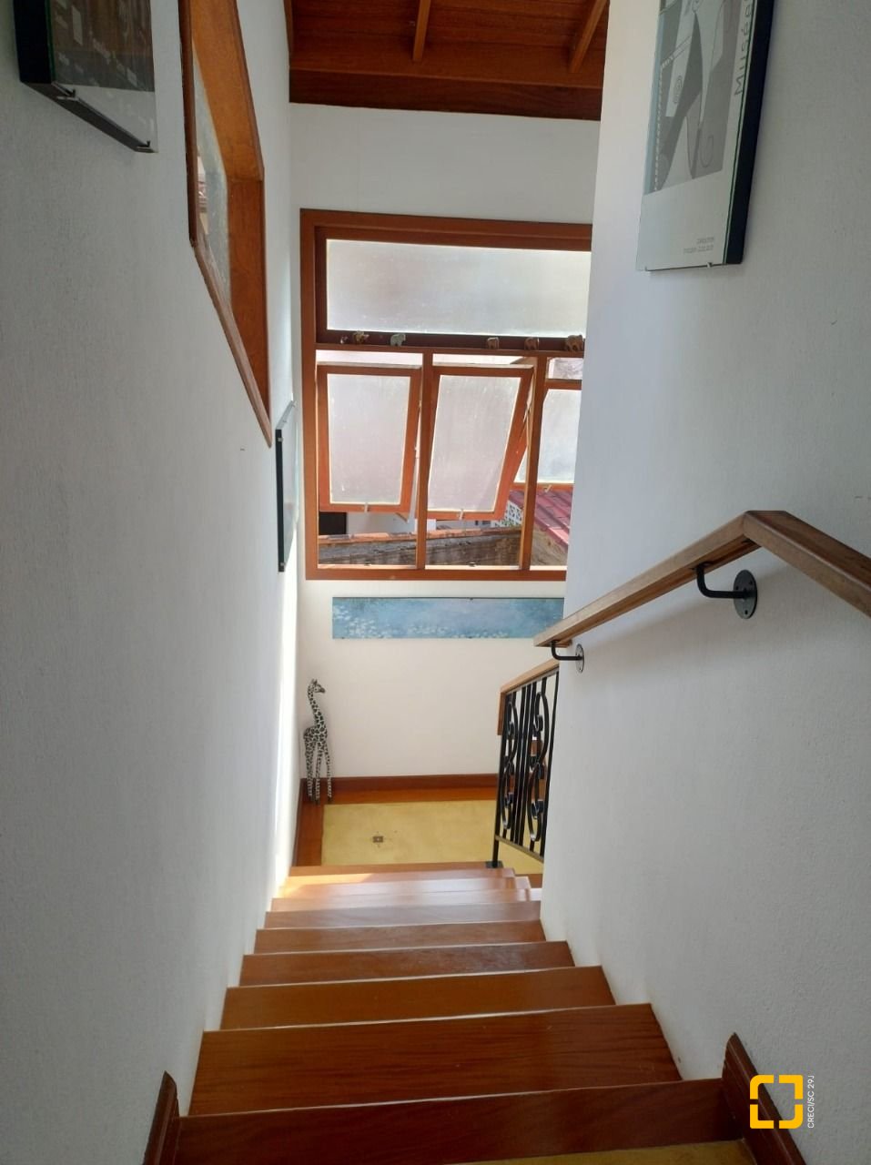 Casa com 288m², 6 quartos (sendo 1 suíte), 2 garagens, no bairro Campeche em Florianópolis