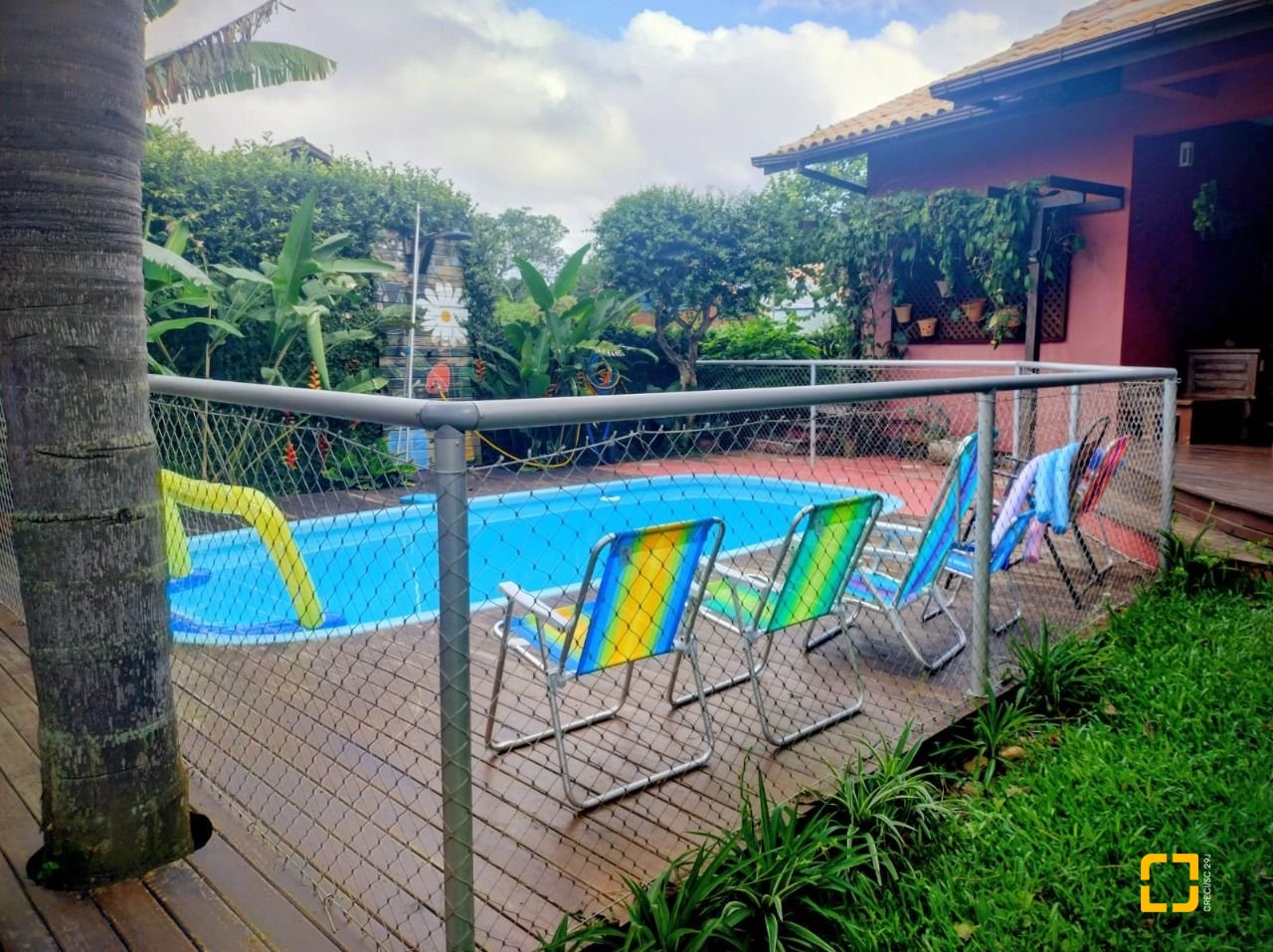 Casa com 288m², 6 quartos (sendo 1 suíte), 2 garagens, no bairro Campeche em Florianópolis