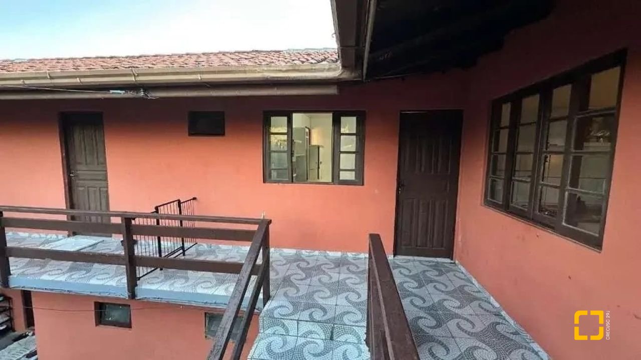 Apartamento com 330m², 8 quartos, 8 garagens, no bairro Campeche em Florianópolis