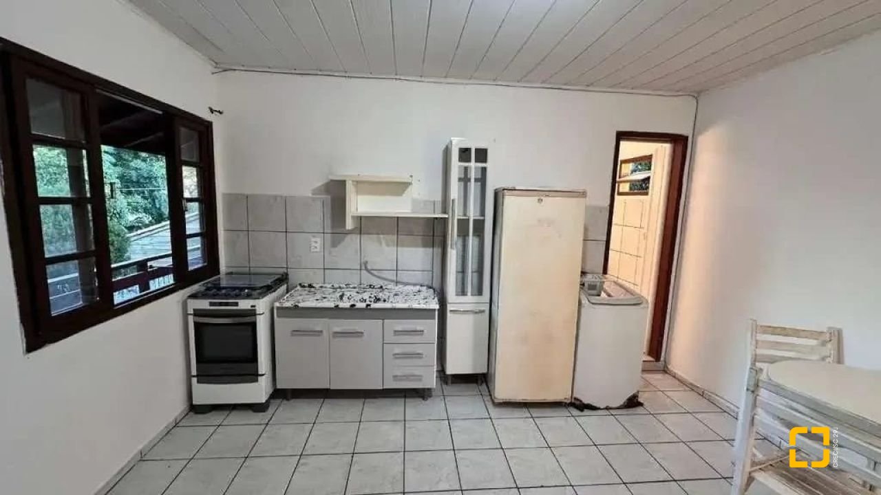 Apartamento com 330m², 8 quartos, 8 garagens, no bairro Campeche em Florianópolis