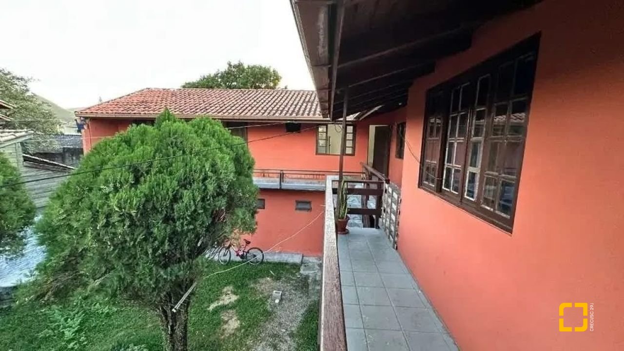 Apartamento com 330m², 8 quartos, 8 garagens, no bairro Campeche em Florianópolis