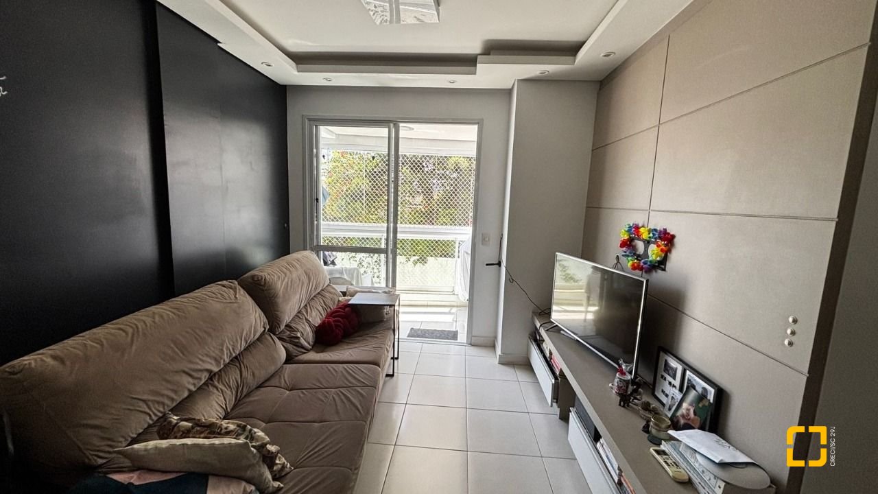 Apartamento com 69m², 4 quartos (sendo 2 suítes), 2 garagens, no bairro Coqueiros em Florianópolis