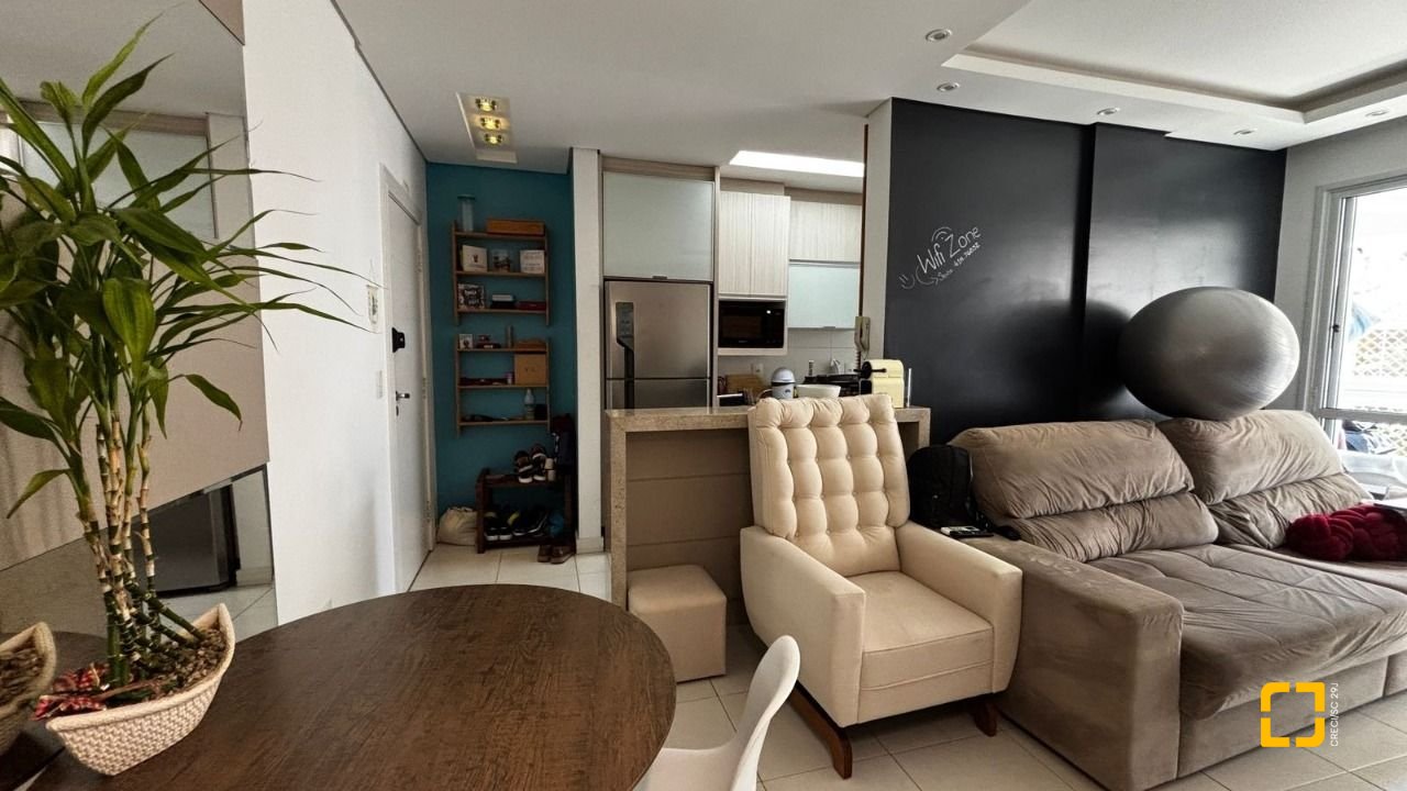 Apartamento com 69m², 4 quartos (sendo 2 suítes), 2 garagens, no bairro Coqueiros em Florianópolis