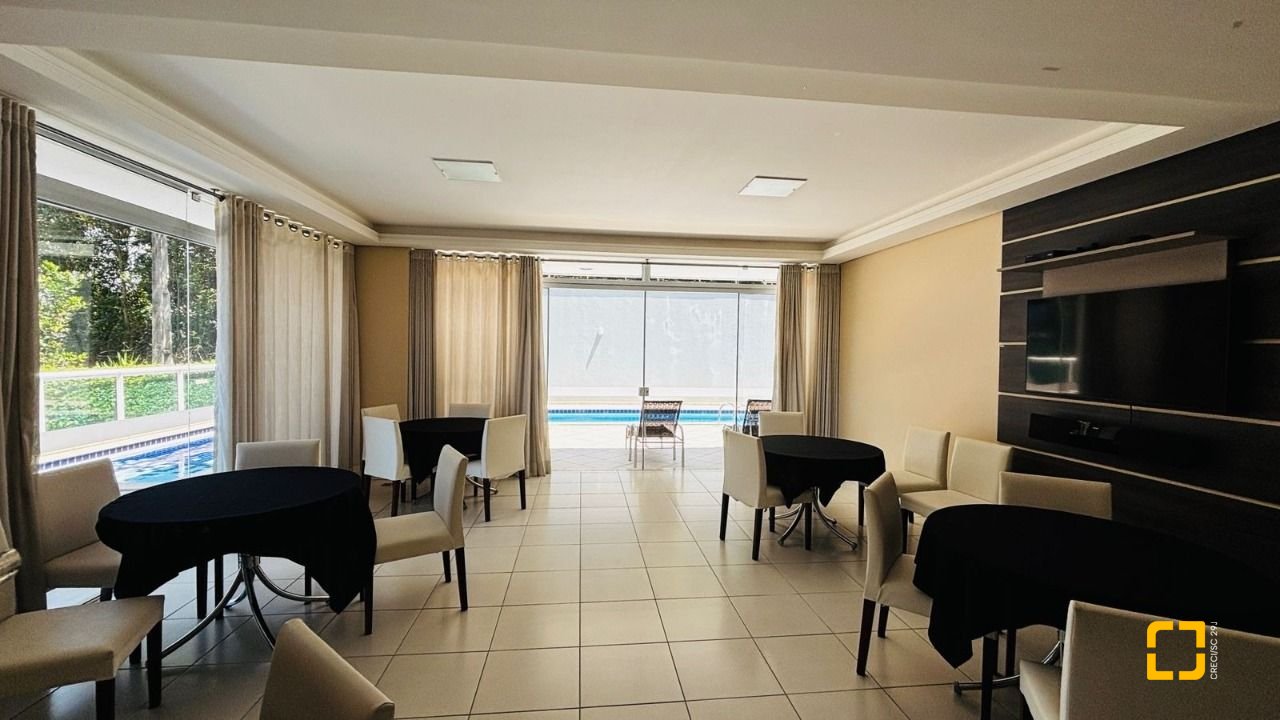 Apartamento com 69m², 4 quartos (sendo 2 suítes), 2 garagens, no bairro Coqueiros em Florianópolis