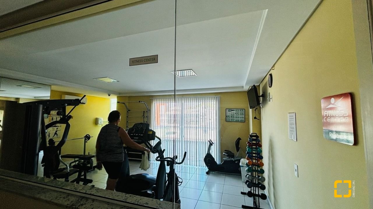 Apartamento com 69m², 4 quartos (sendo 2 suítes), 2 garagens, no bairro Coqueiros em Florianópolis