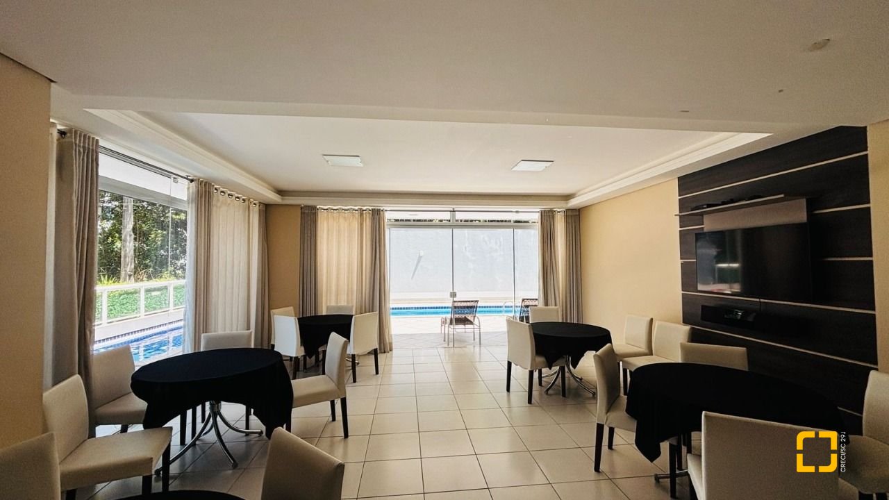 Apartamento com 69m², 4 quartos (sendo 2 suítes), 2 garagens, no bairro Coqueiros em Florianópolis