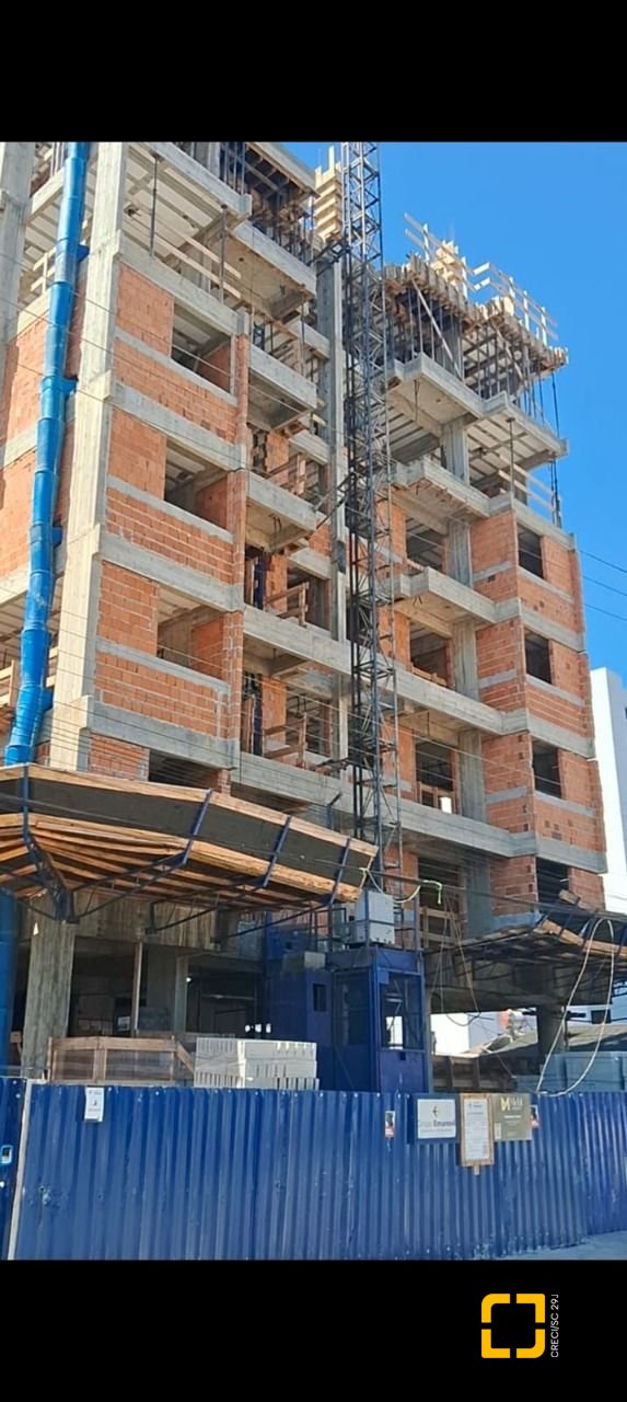 Apartamento com 59m², 2 quartos, 1 garagem, no bairro Areias em São José