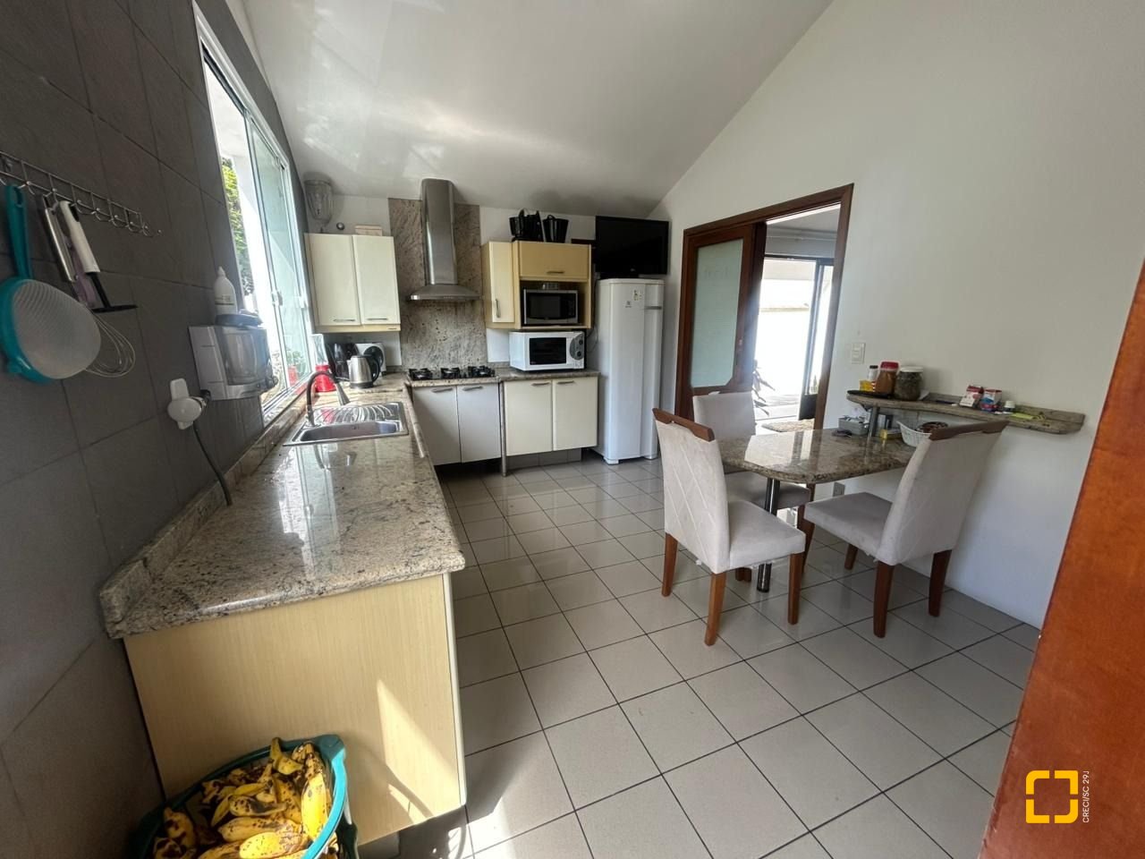Casa com 400m², 4 garagens, no bairro Centro em Florianópolis