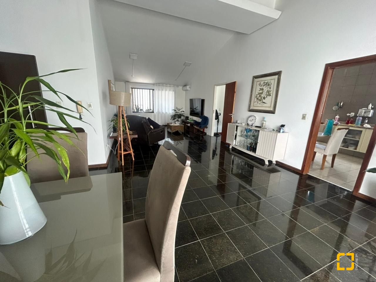 Casa com 400m², 4 garagens, no bairro Centro em Florianópolis
