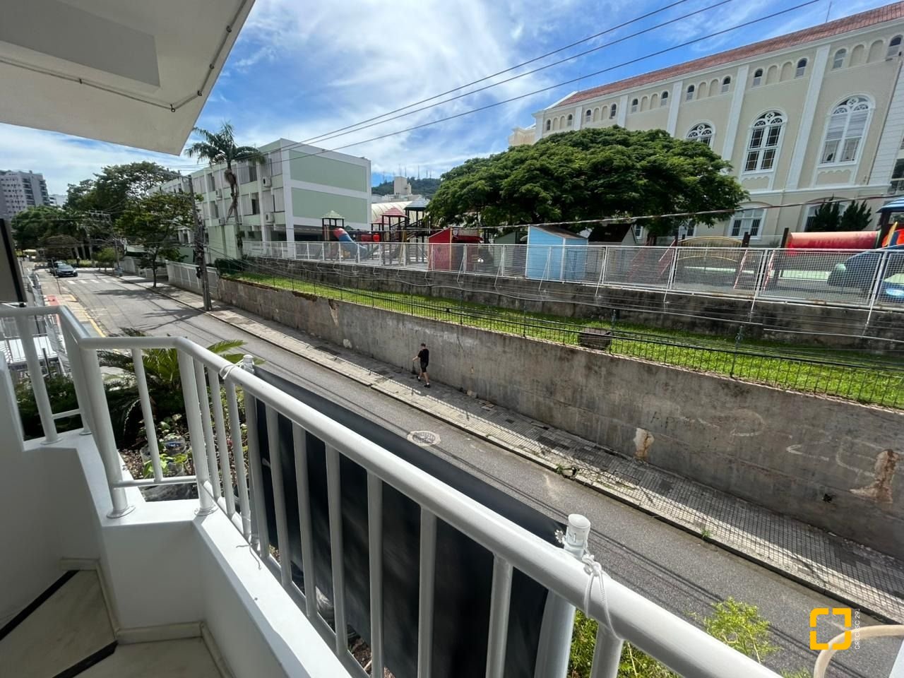 Casa com 400m², 4 garagens, no bairro Centro em Florianópolis