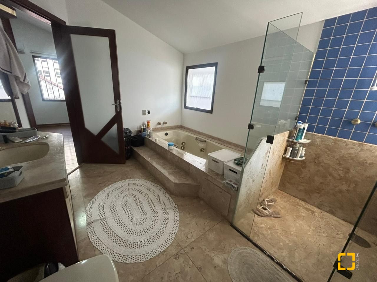 Casa com 400m², 4 garagens, no bairro Centro em Florianópolis