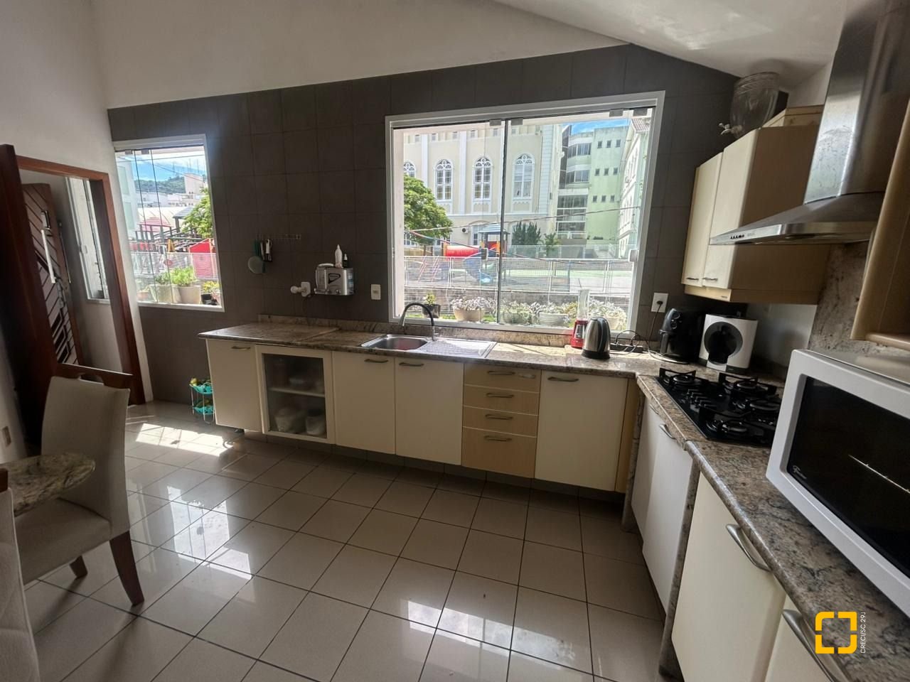 Casa com 400m², 4 garagens, no bairro Centro em Florianópolis