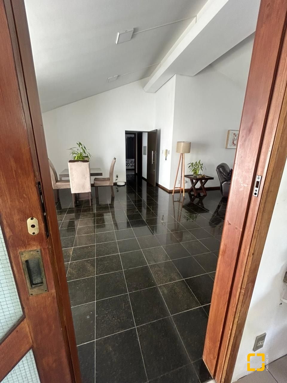 Casa com 400m², 4 garagens, no bairro Centro em Florianópolis