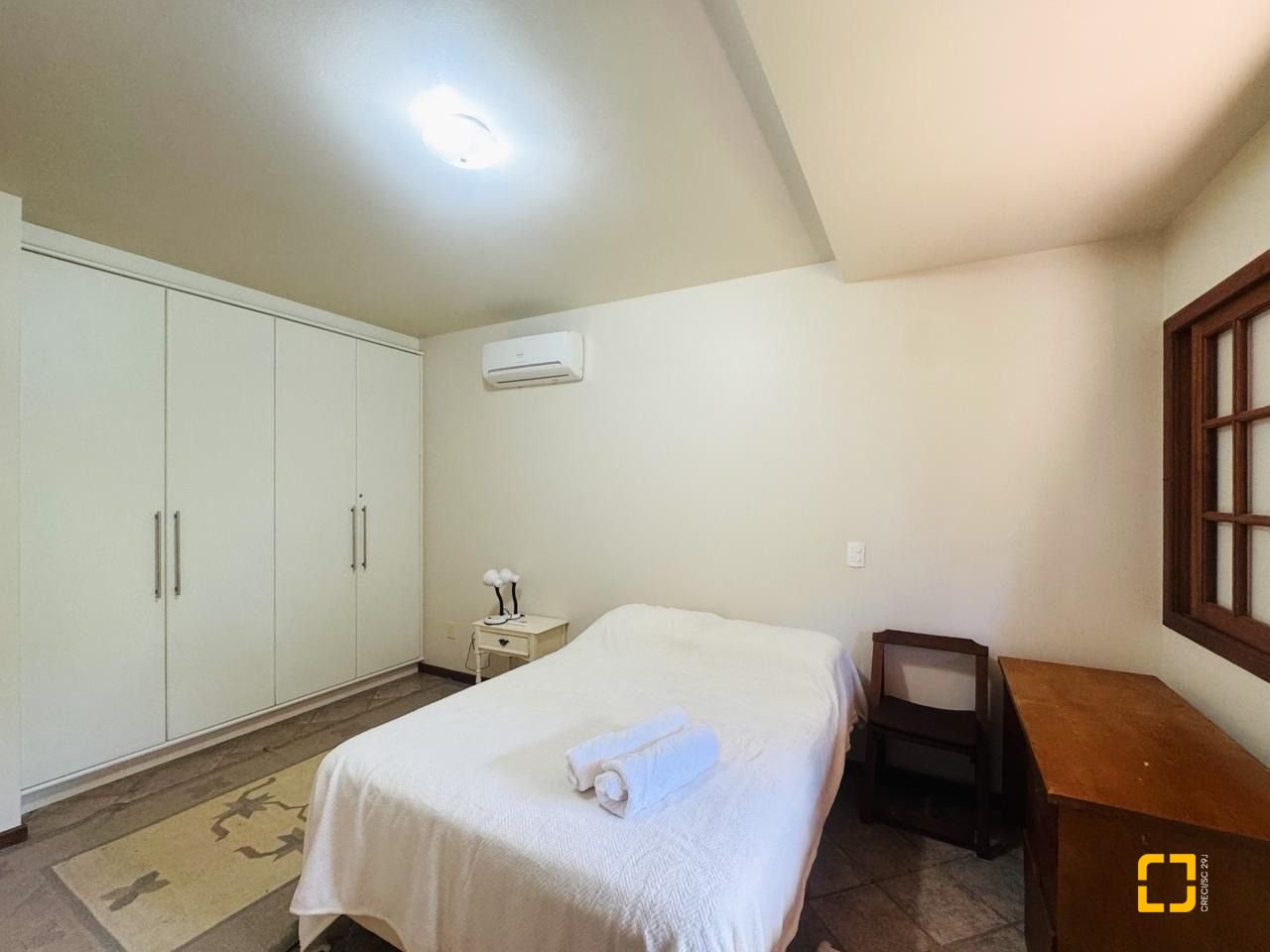 Casa com 271m², 5 quartos (sendo 1 suíte), 3 garagens, no bairro Campeche em Florianópolis