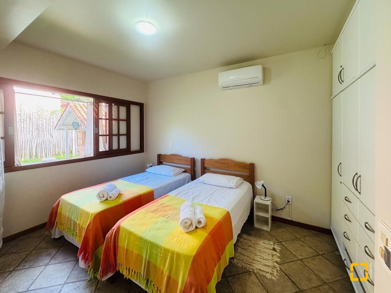 Casa com 271m², 5 quartos (sendo 1 suíte), 3 garagens, no bairro Campeche em Florianópolis