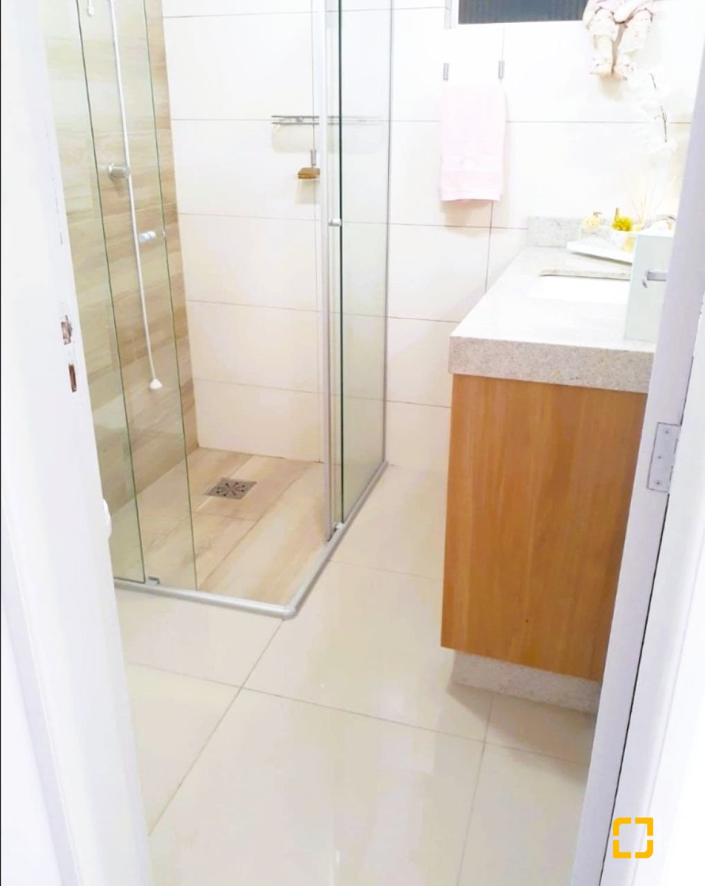 Apartamento com 108m², 3 quartos (sendo 1 suíte), 1 garagem, no bairro Abraão em Florianópolis