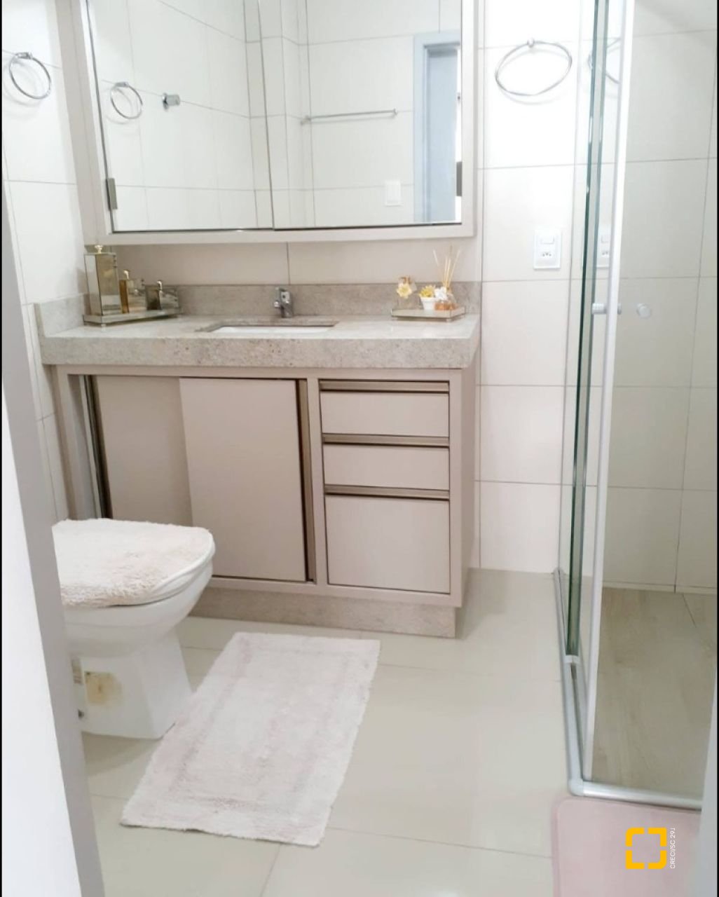 Apartamento com 108m², 3 quartos (sendo 1 suíte), 1 garagem, no bairro Abraão em Florianópolis