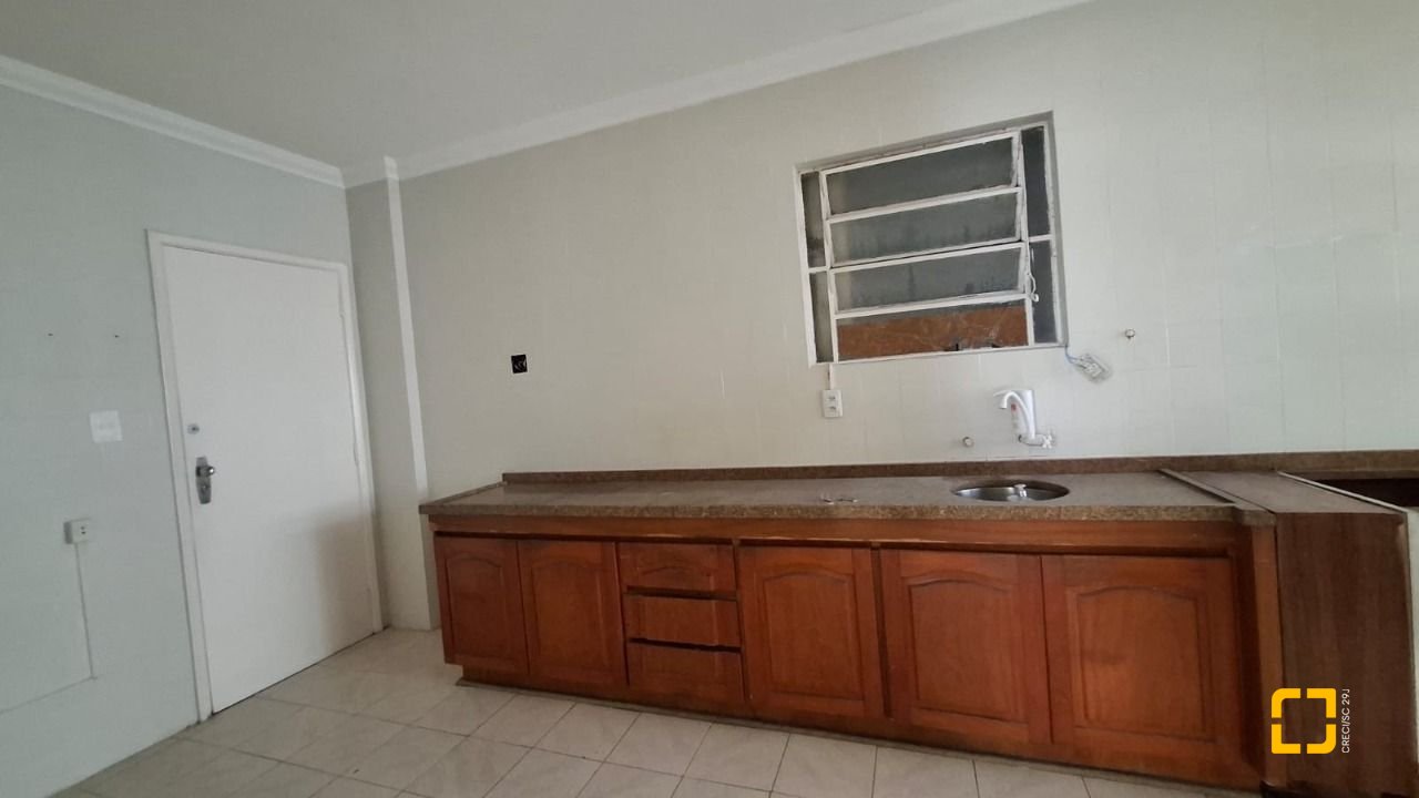 Apartamento com 99m², 3 quartos, 1 garagem, no bairro Centro em Florianópolis