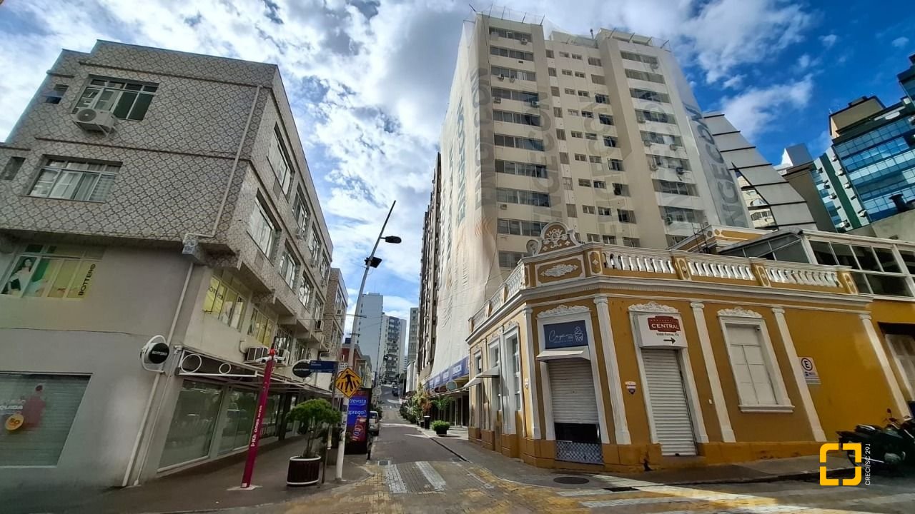 Apartamento com 99m², 3 quartos, 1 garagem, no bairro Centro em Florianópolis