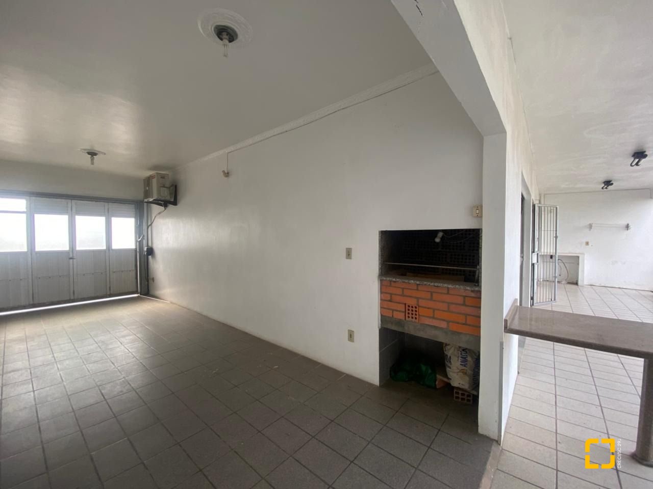 Casa com 192m², 4 quartos (sendo 1 suíte), 3 garagens, no bairro Jardim Atlântico em Florianópolis