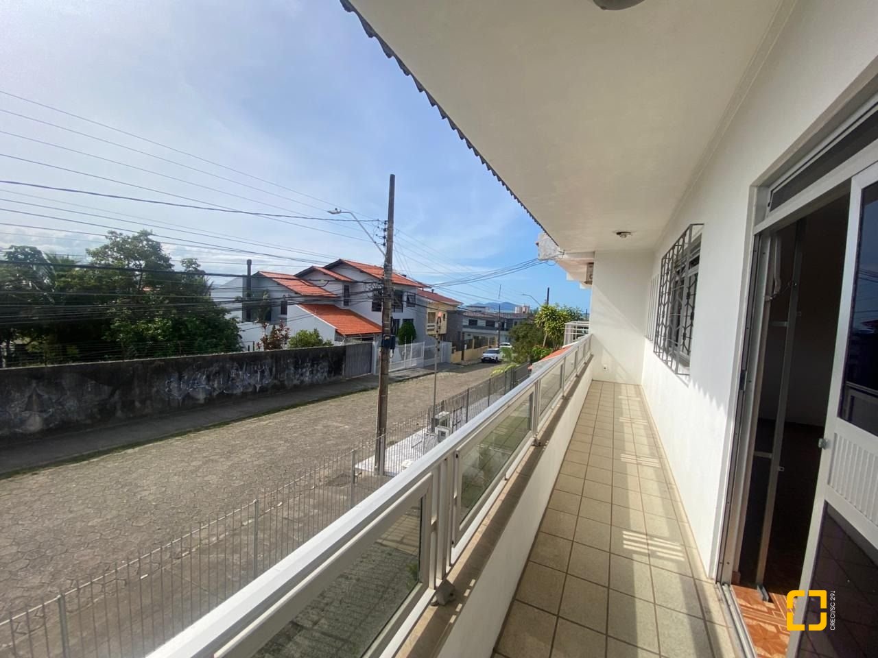 Casa com 192m², 4 quartos (sendo 1 suíte), 3 garagens, no bairro Jardim Atlântico em Florianópolis