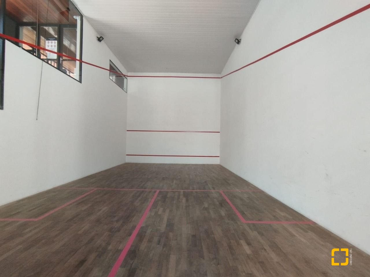 Apartamento com 56m², 1 quarto, 1 garagem, no bairro Agronômica em Florianópolis